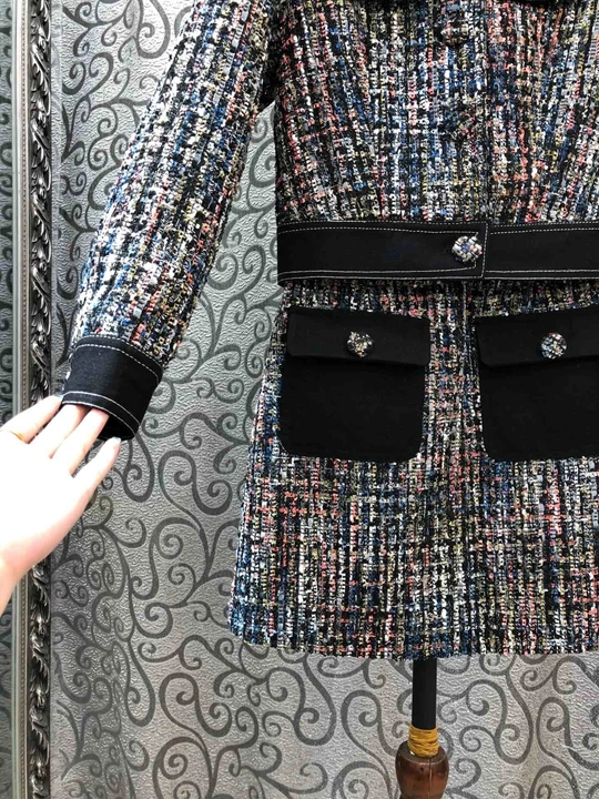 Early Autumn New Female Leader's Coloured Turn-collar Fabric Knitted Long Sleeve Top+ Short Pants Suit 831