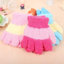 Новые разноцветные милые перчатки для мальчиков и девочек, перчатки для рук, теплые зимние Бархатные перчатки кораллового цвета, случайный цвет, для От 1 до 4 лет