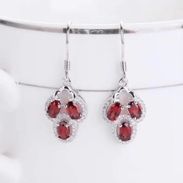 

Fashion New Style 925 Silver Set with Three Natural Red Garnet Earrings Summer Day Color Fashion Versitile