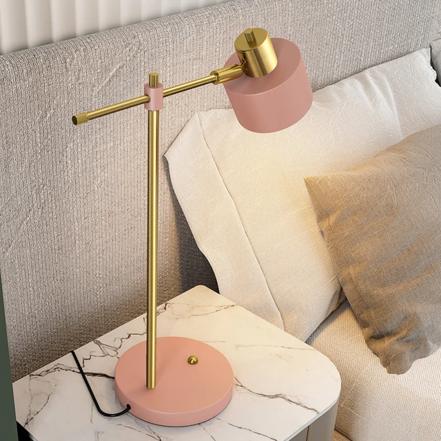 Modern  and fashionable metal electroplating paint adjustable table lamp 3