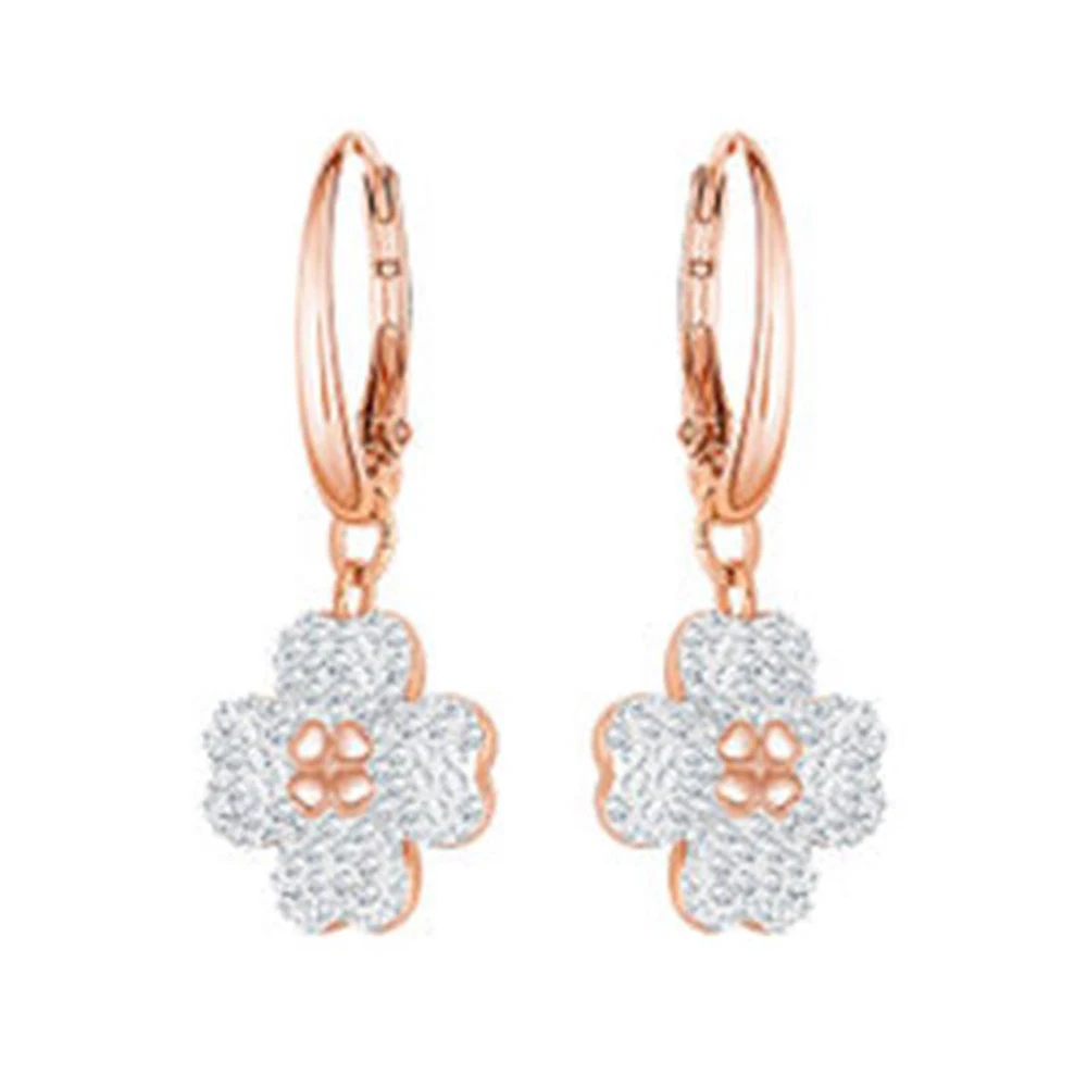 

2018 New Charm Rose Gold Pave Zircon Four Leaf Ear Studs Fashion Ladies Simple Temperament Ear Jewelry Ball Wedding Recommended