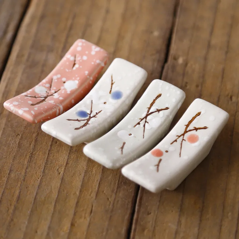 

New 1 Pc Ceramic Snowflake Chopsticks Holder Pillow Chopstick Rest Japanese Kitchen Desktop Tableware Accessories Free Shipping