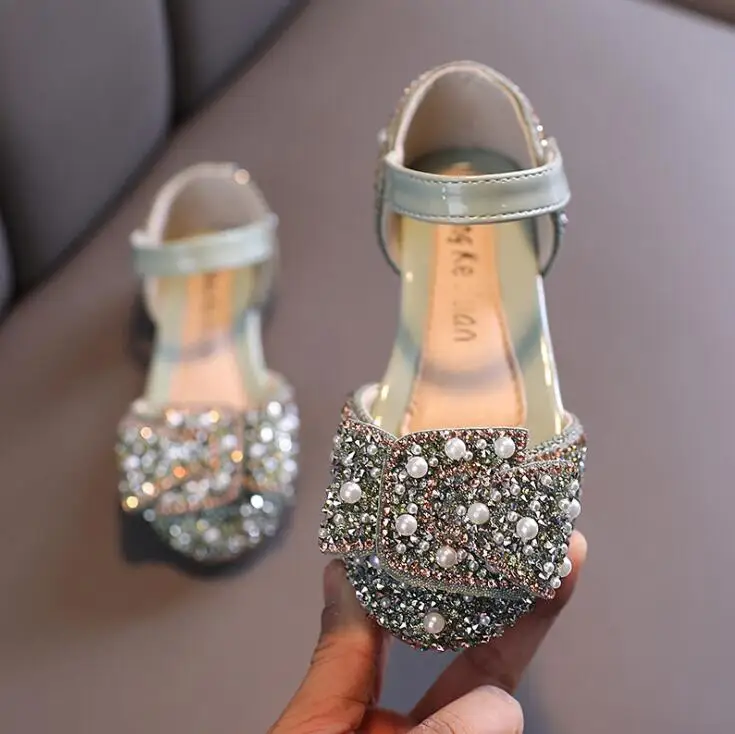 Nuevos zapatos para niños con diamantes de imitación de perlas, sandalias de princesa para niñas, zapatos para fiestas y bodas
