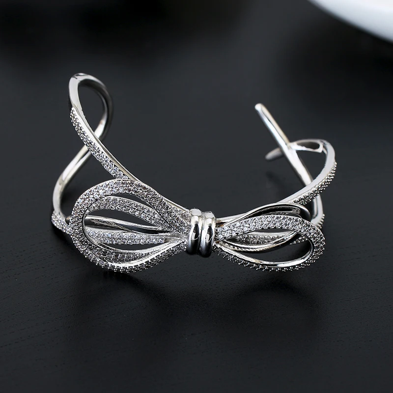 

Lady`s Elegant Luxury Bangles Beautiful Bow-knot Design VERY GIRL Charm Jewelry Bracelets Adjustable for Women