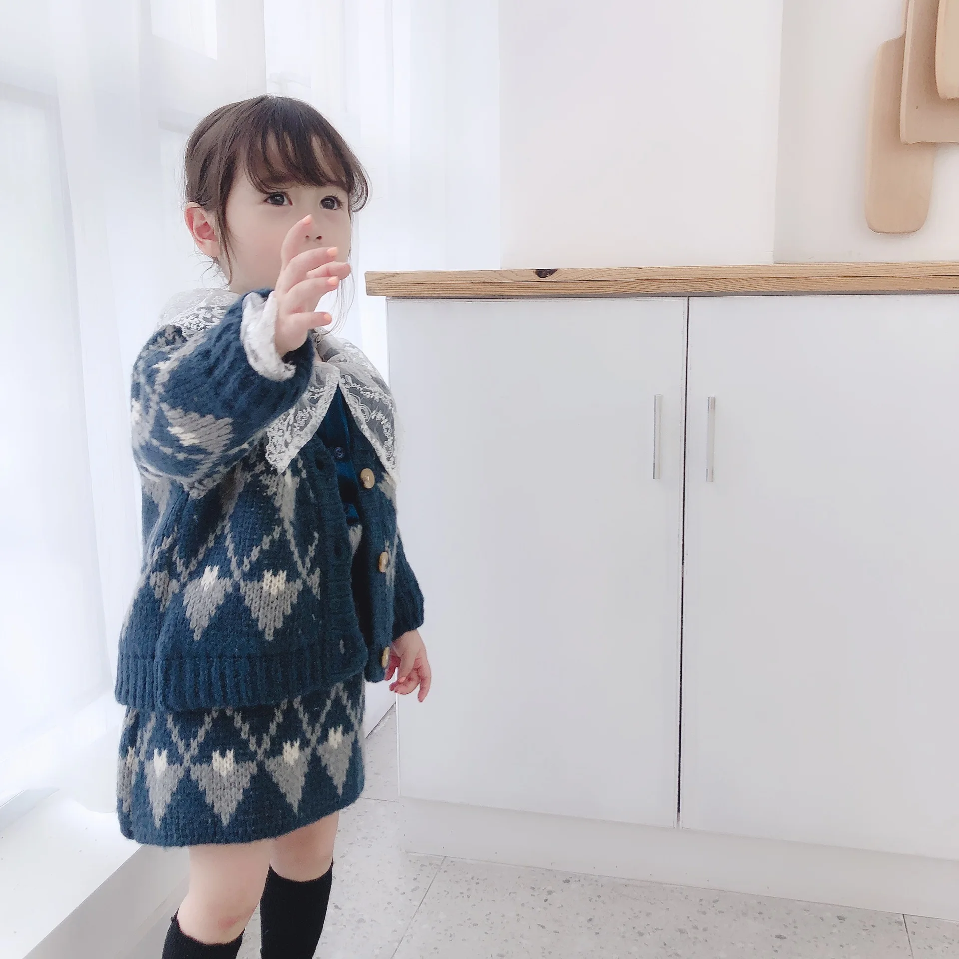 Autumn Winter Fashion Plaid Sweater And Woolen Yarn Knitted Skirt 2pcs Suits For Girls Fashion Cardigan Clothes Sets