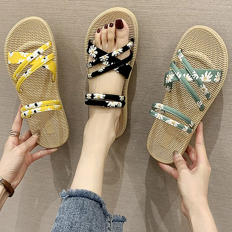 

Two wearing sandals female ins hot sale 2020 new summer net red student flat fashion Roman shoes beach women's shoes