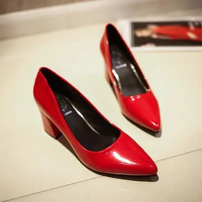 Женские туфли на высоком каблуке в европейском и американском стиле; пикантные тонкие туфли на толстом каблуке; большие размеры 41, 42, 43, 44, 45, 46 - Цвет: Красный