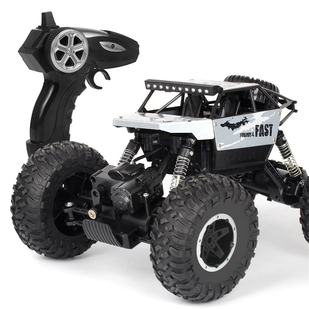 Детские Машинки Игрушки 1/18 2,4 г 4WD 15 км/ч монстр грузовик трения электромобиль для маленьких мальчиков Супер Автомобили Blaze грузовик подарок игрушки M0731 - Цвет: Silver
