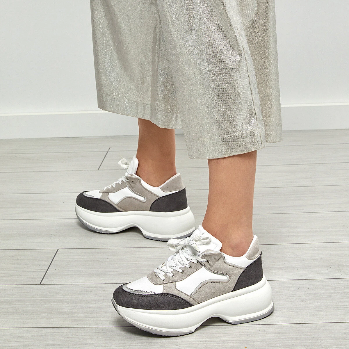 Zapatillas color gris Clearance