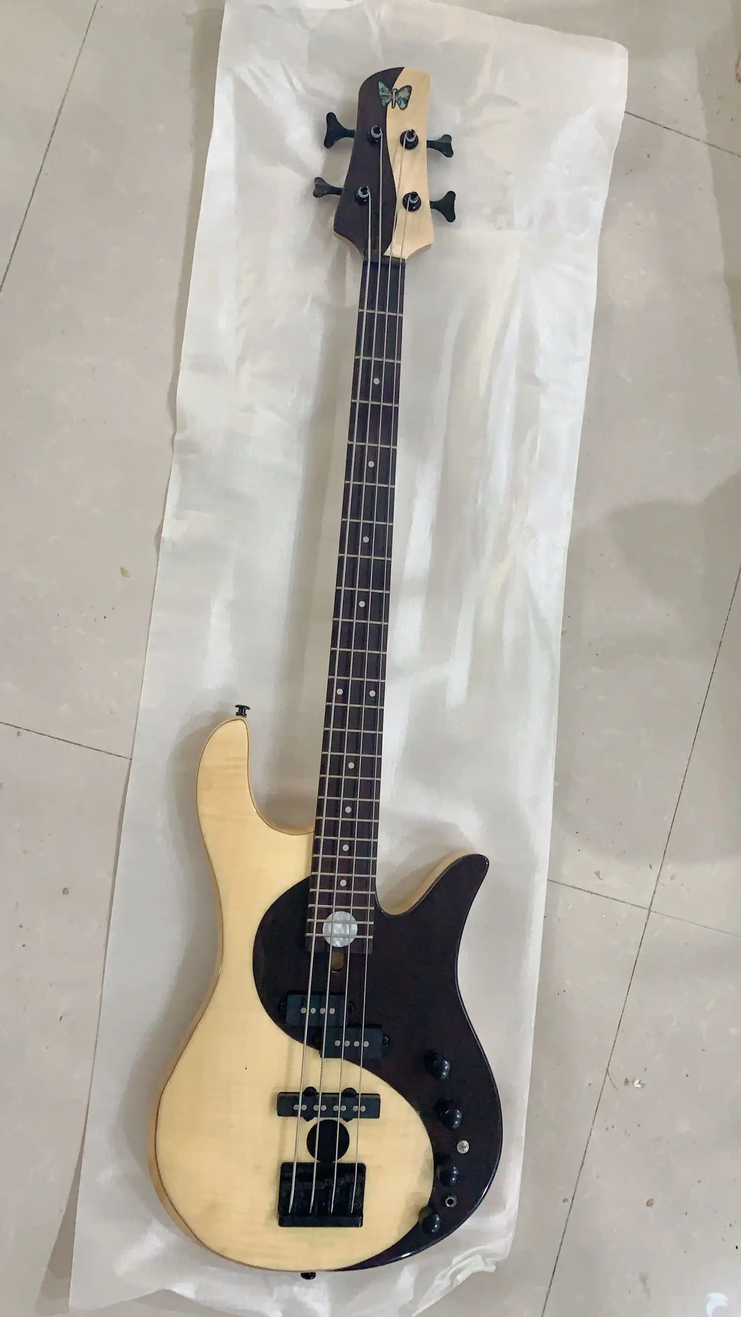 Инь и Ян Тай Чи пламя бежевый ольхи тела 4-струнная бас-гитара бабочка Роскошная