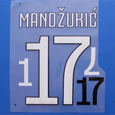 18 домашних BUFFON DYBALA CHIELLINI PJANIC KHEDIRA HIGUAIN MANDZUKIC BONUCCI DANI ALVES на заказ Nameset футбол Satch значки - Цвет: MANDZUKIC
