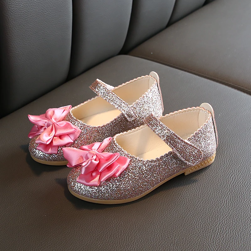 COZULMA/Новая модная детская кожаная обувь для девочек; блестящие танцевальные туфли принцессы; вечерние модельные туфли на плоской подошве для девочек с бантиком - Цвет: Розовый