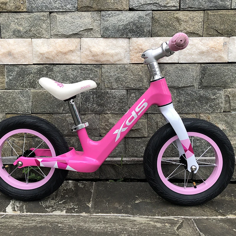 XDS Balance Baby Bike Kids Bicycle Ride on Toys No-Pedal 2-7 Year Old Beginners Ski glissade run slide glide Car Riding XDS Balance Baby Bike Kids Bicycle Ride on Toys No-Pedal 2-7 Year Old Beginners Ski glissade run slide glide Car Riding