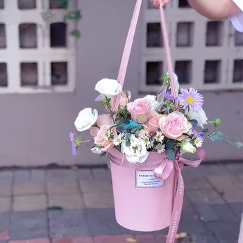 

Leather Portable Holding Bucket Packaging Flower Bouquet Box Valentine's Day Floral Gifts Packing Boxes with Strap