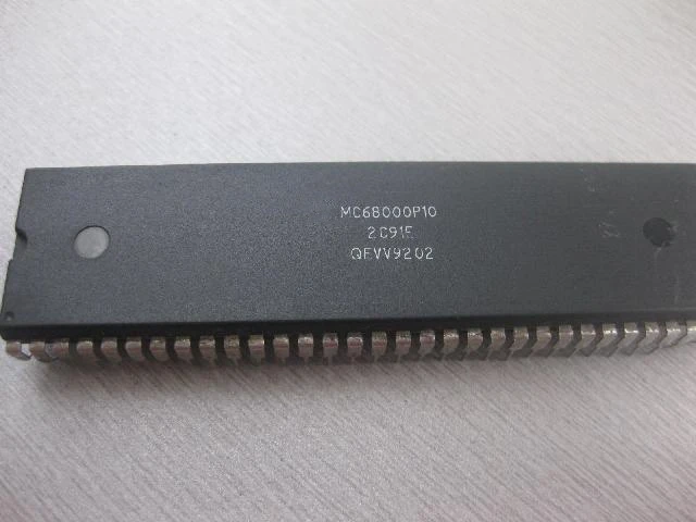 

1PCS MC68000P10 MC68000 DIP-64 new and original In Stock IC NEW