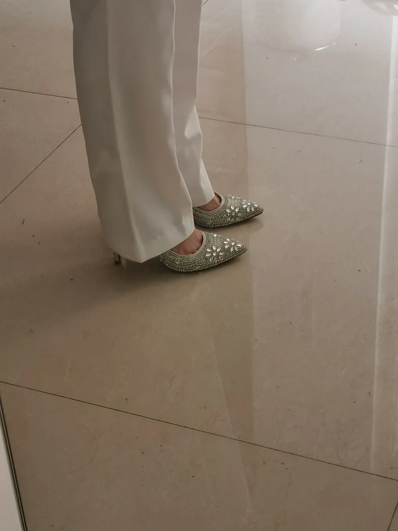 Стразы scarpin; размер 4, 34; ; женские блестящие туфли на высоком каблуке с украшением в виде кристаллов; свадебные туфли-лодочки с острым носком и стразами; Цвет Серебристый, средний; 33