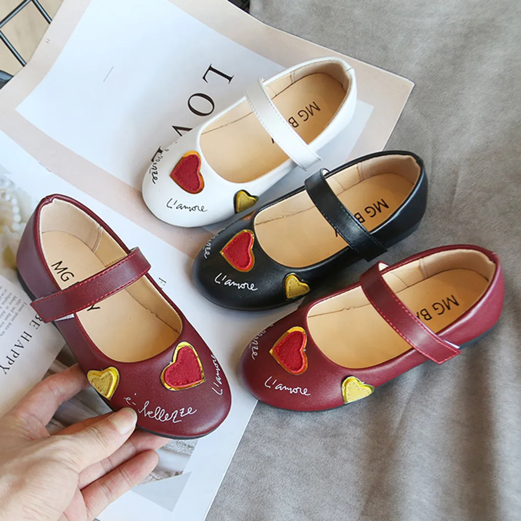 Новинка 2019 года; модная мягкая кожаная обувь принцессы с милым принтом «любовь» для маленьких девочек; Sapato Infantil; детская обувь для девочек