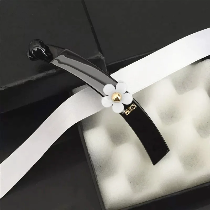 white Elegant Hairgrips Flower Hair Claw Clips for Women Hair Barrette Hairpin Crab Headband Hair Claws for girls Accessories Headwear - Цвет: white