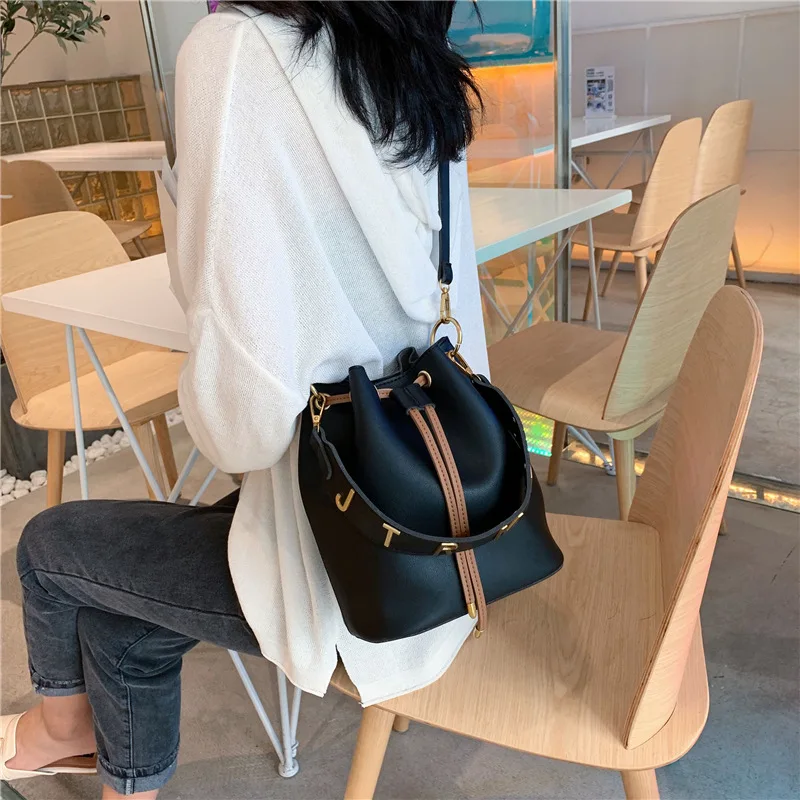 

Creative Small Bucket Bag Women's 2019 Korean-style Pull-belt Metal Letter Broadband Shoulder Bag WOMEN'S Bag