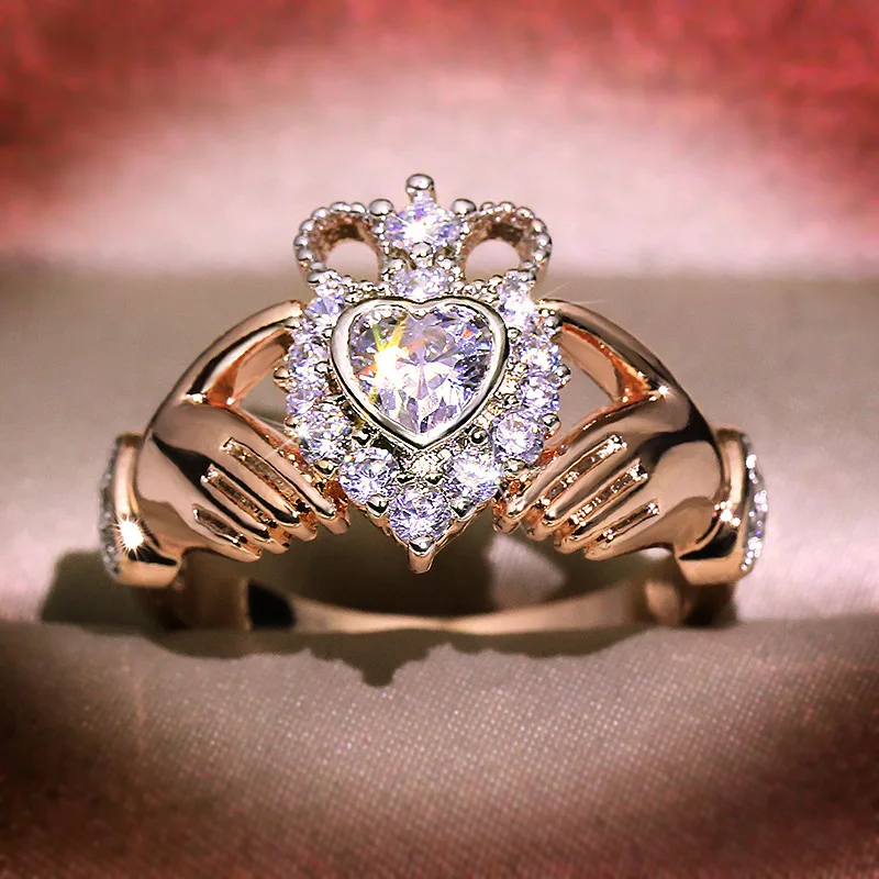 Anillo de amistad con corona de Claddagh irlandesa para mujer