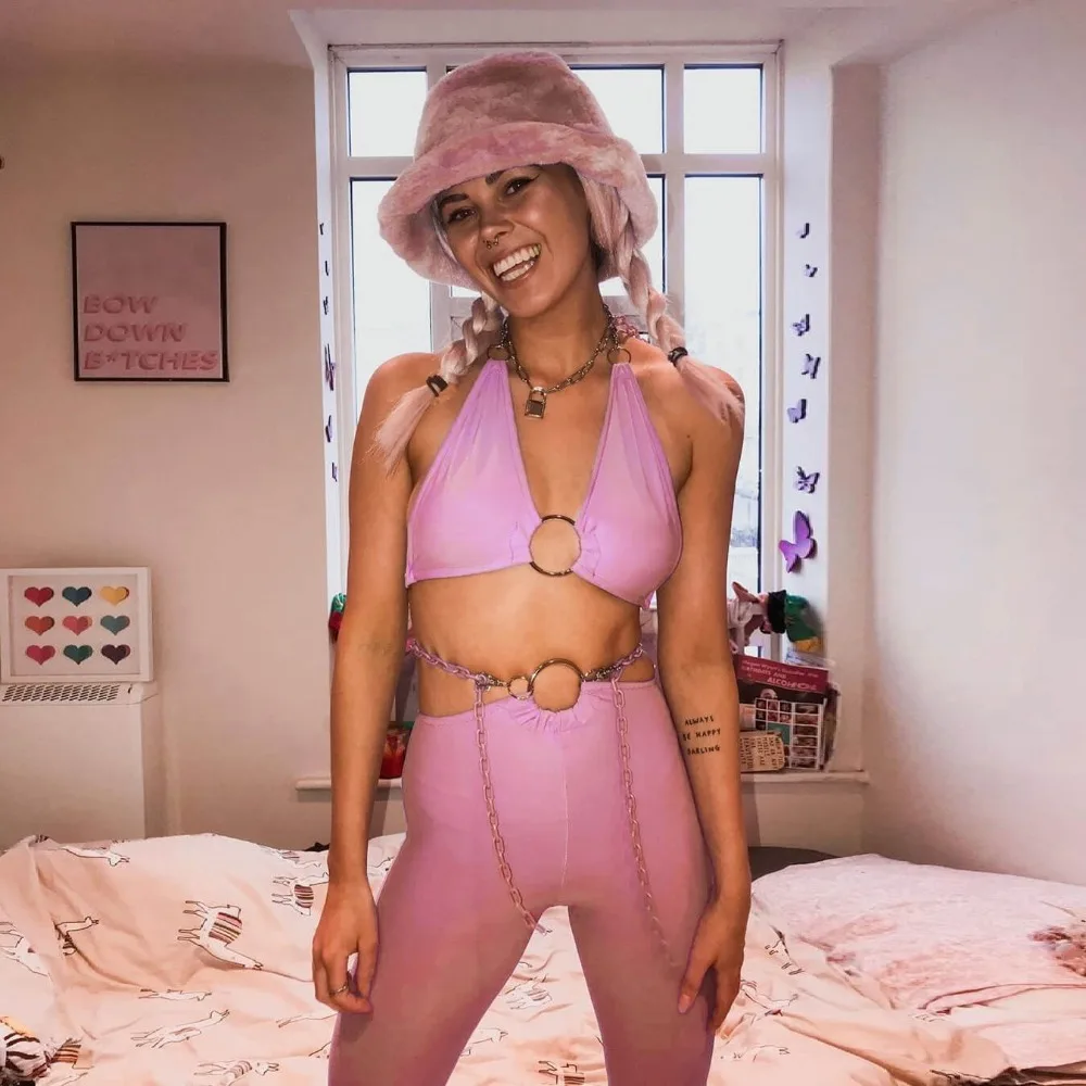 12763267368_1992208469