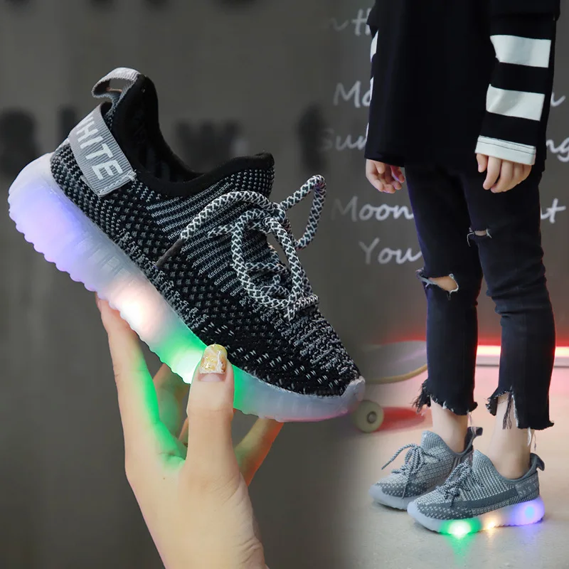 

Children LED Running Shoes Luminous Sneakers Unisex Boys Girls Mesh Breathable Fashion Sneakers with Light for Spring Autumn