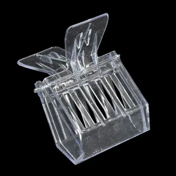 

1pcs Beekeeping Equipment Isolation Room Insectary Box Bee Tools Queen Cage Colorless Plastic Clip Bee Clip Beekeeper Tool Equip