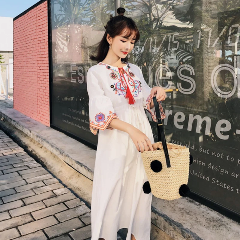 Женское платье в этническом стиле летнее с вышивкой ретро богемное пляжное для