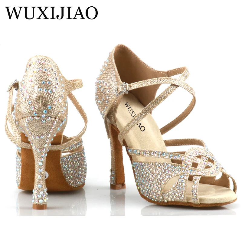 Preciosos zapatos de baile latino dorados con diamante