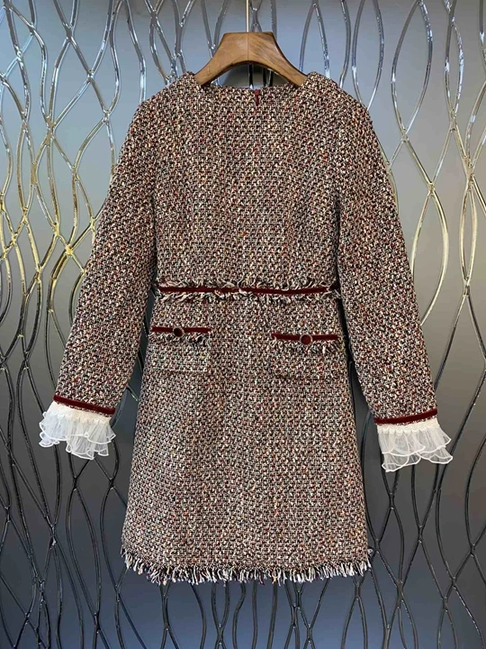 

2019 early autumn new women's round leader mouth lace color stitching hem whisker long sleeves dress 911