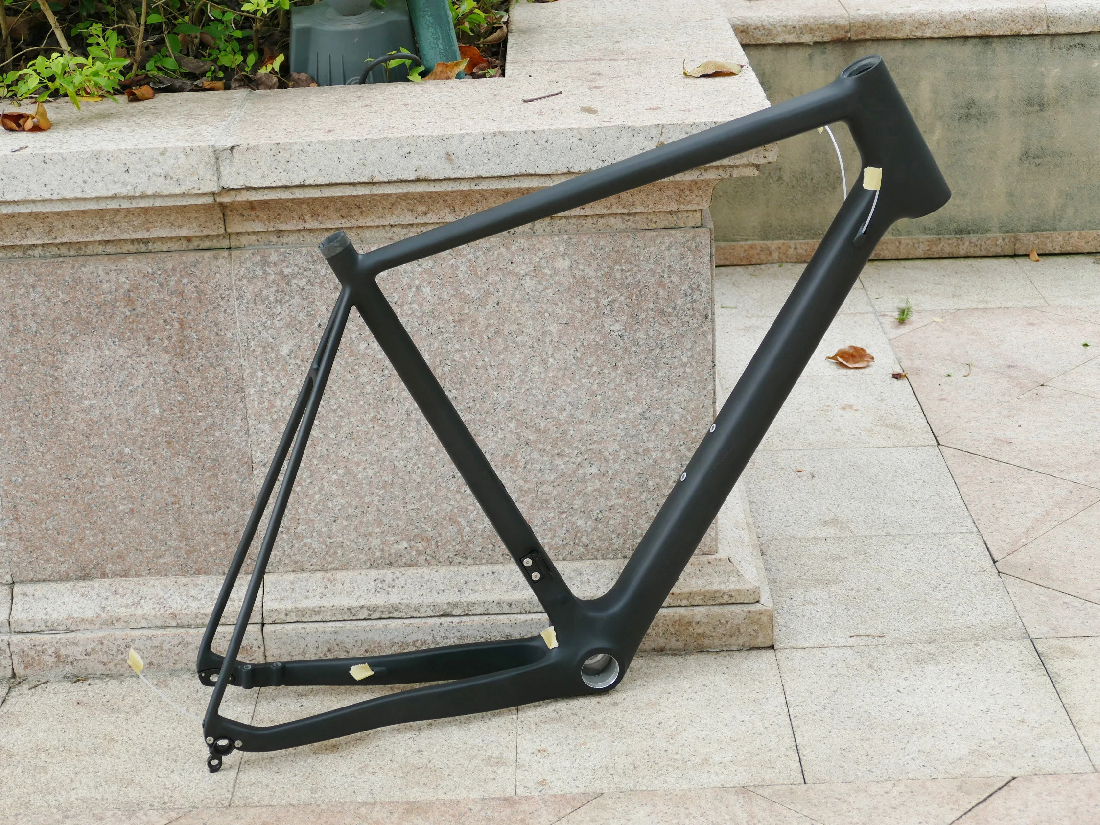 Discount Full Carbon Toray Matt Cyclocross Bike Disc Brake BSA BB30 Frame 12 * 142mm Thru Axle and Fork 15 * 100mm Thru Axle 2