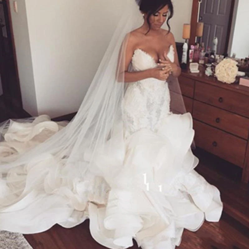 

Luxury 2020 Ruffles Wave Organza Wedding Dresses Sweetheart Lace Long Train Cascading Ruched Bridal Gowns Plus Size Custom Size