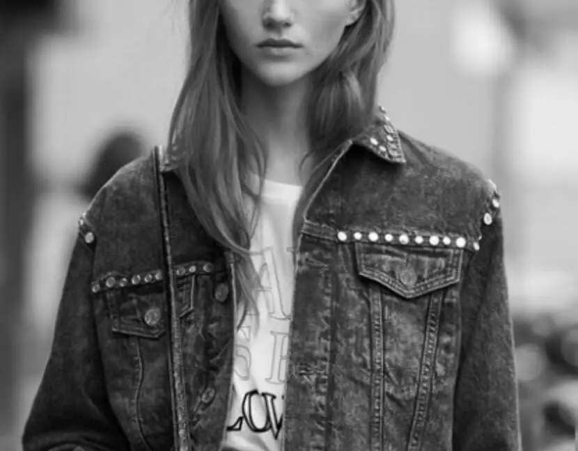 

Designer High Quality Women Denim Jacket Long Sleeve Turn Down Collar Jeans Coat With Rivet Female Fashion Washed Denim Coats