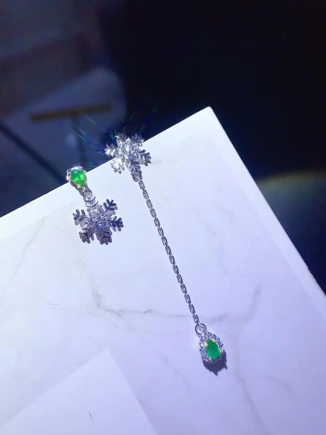 

New Natural Emerald Earrings 925 Silver Lady Snowflake Style