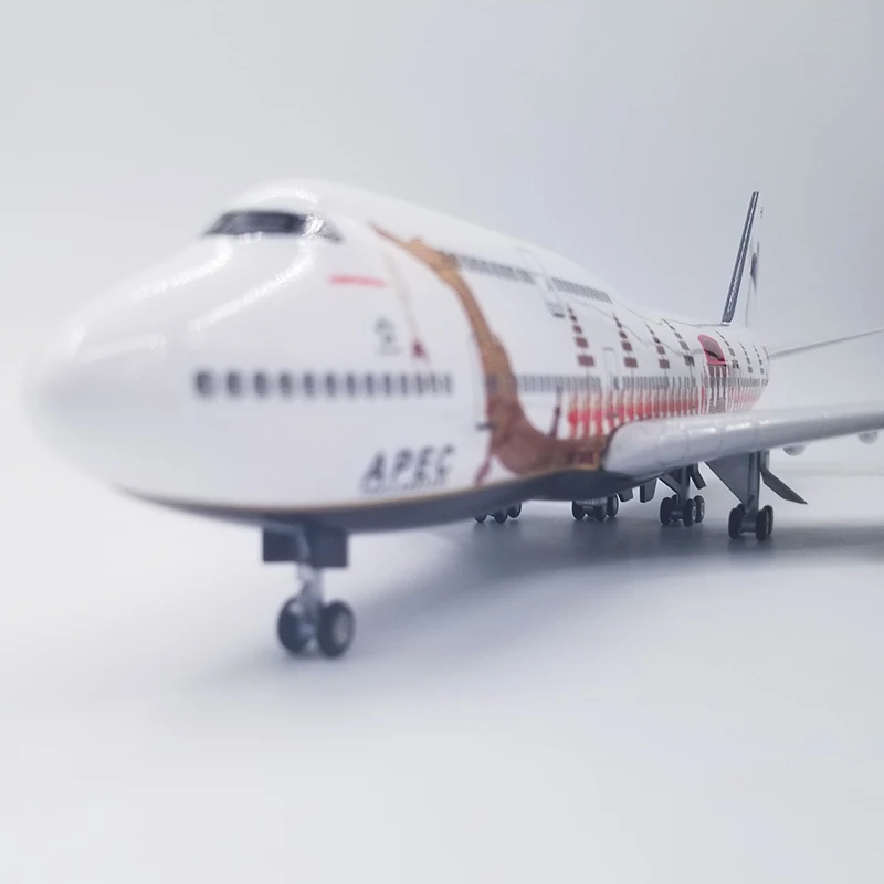 1/150 масштаб 47 см Дракон лодка самолет Boeing B747 самолет Таиланд Тайская авиакомпания Модель W светильник и колеса литые под давлением пластиковые смолы дети