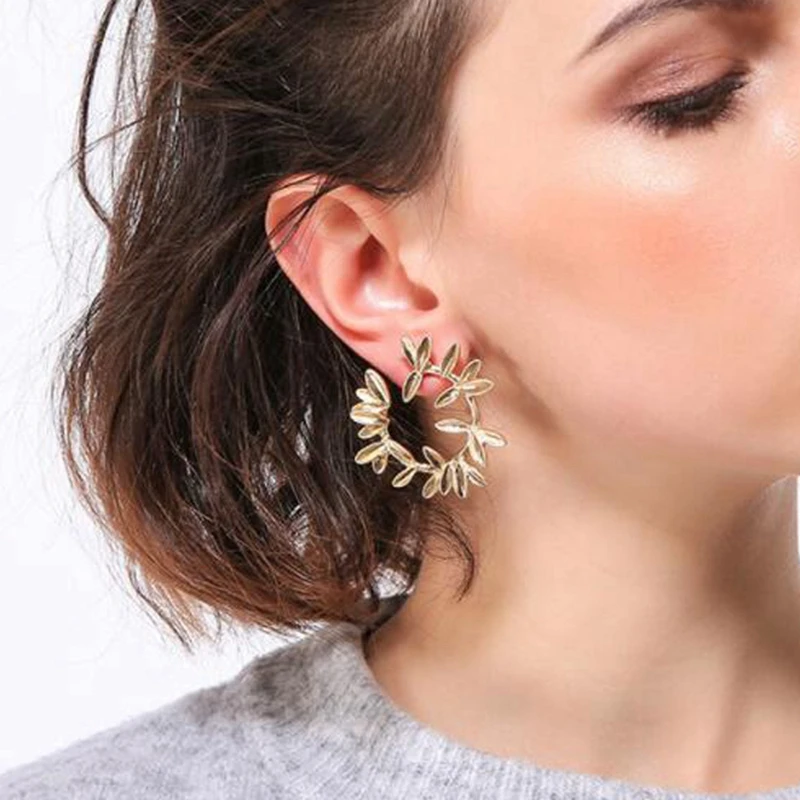 

MISANANRYNE Gold Silver Leaf Flower Stud Earrings Women Open Circle Leaf Stud Earrings Statement Earrings Weddding Jewelry New