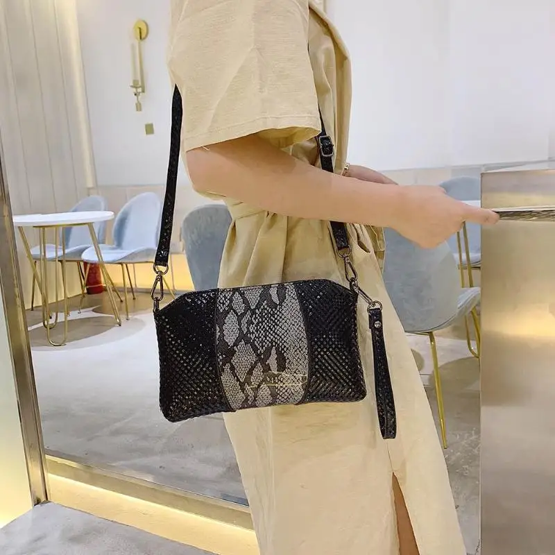 Женская сумка-мессенджер на плечо со змеиным принтом, модные новые сумки, клатч на ремешке, повседневные яркие сумки через плечо из искусственной кожи