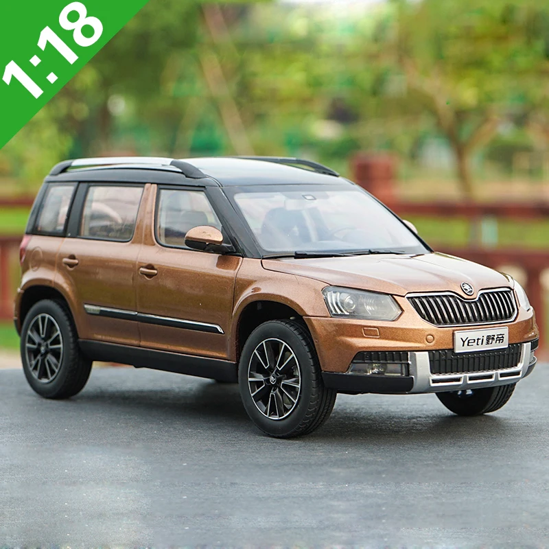 YETI brown 1:18 Высокая тщательная Skoda YETI SUV сплав модель автомобиля статические металлические модельные автомобили с оригинальной коробкой - Цвет: YETI brown