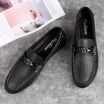 

2019new Spring boat shoes slip-on mens loafers leather male comfortable luxury Peas shoes fashion men shoes driving shoes