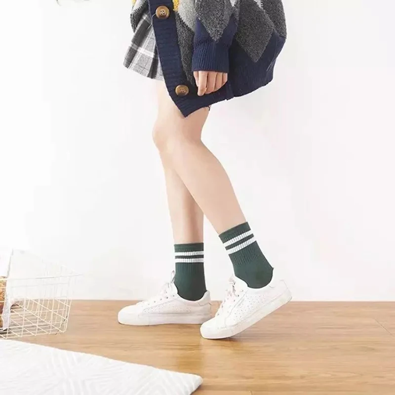 20pair/lot=40pcs Women white black cotton socks Girls cute loose candy socks Japanese harajuku designer retro striped socks
