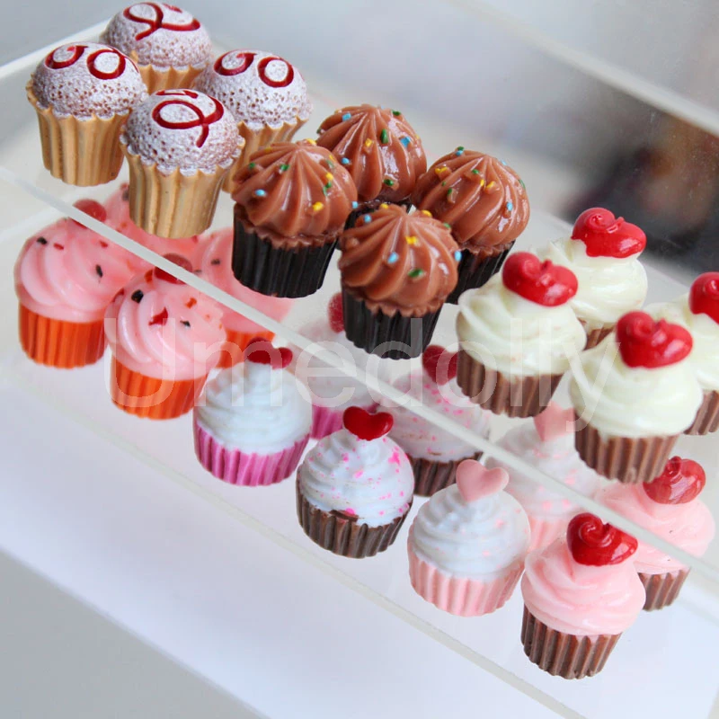 4pcs/lot 1/6 Scale Miniature Dollhouse Cupcake Mini Cake Food for barbies Kitchen Toy Accessories