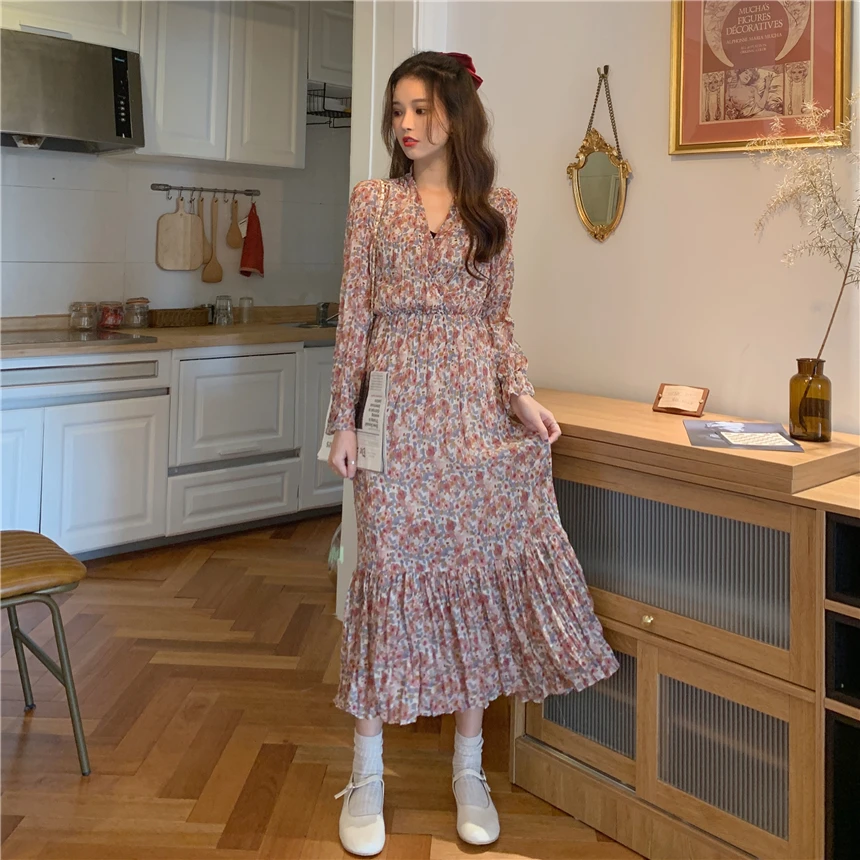 

Korea Clothes Chic Elegant Chiffon Pleated Ruffles Dress 2020 Spring Women Dress V-Neck Floral Printed High Waist Mujer Vestido