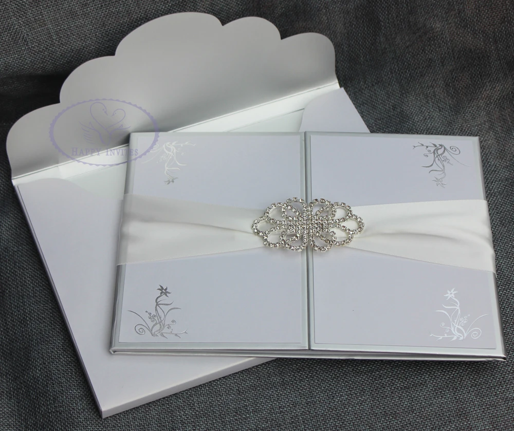 HI1109 - 05 Elegant White Gate-fold Wedding Invitation Card with Customized  Printing and Ribbon Brooch