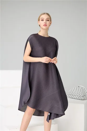 Dark Gray Issey/плиссированное платье; повседневное ТРАПЕЦИЕВИДНОЕ однотонное платье с рукавами «летучая мышь» без рукавов; Необычные платья до колена с круглым вырезом; женское летнее платье больших размеров; - Цвет: Dark Gray