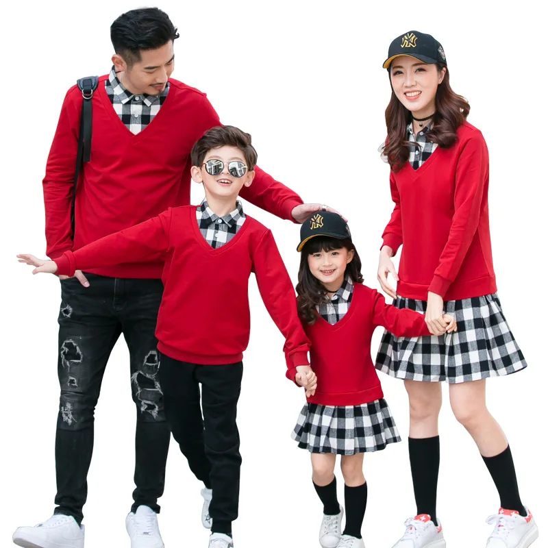 Одинаковая одежда для всей семьи Одежда для папы, мамы, дочки и сына для малышей весенне-осенняя клетчатая футболка с капюшоном и длинными рукавами - Цвет: Красный
