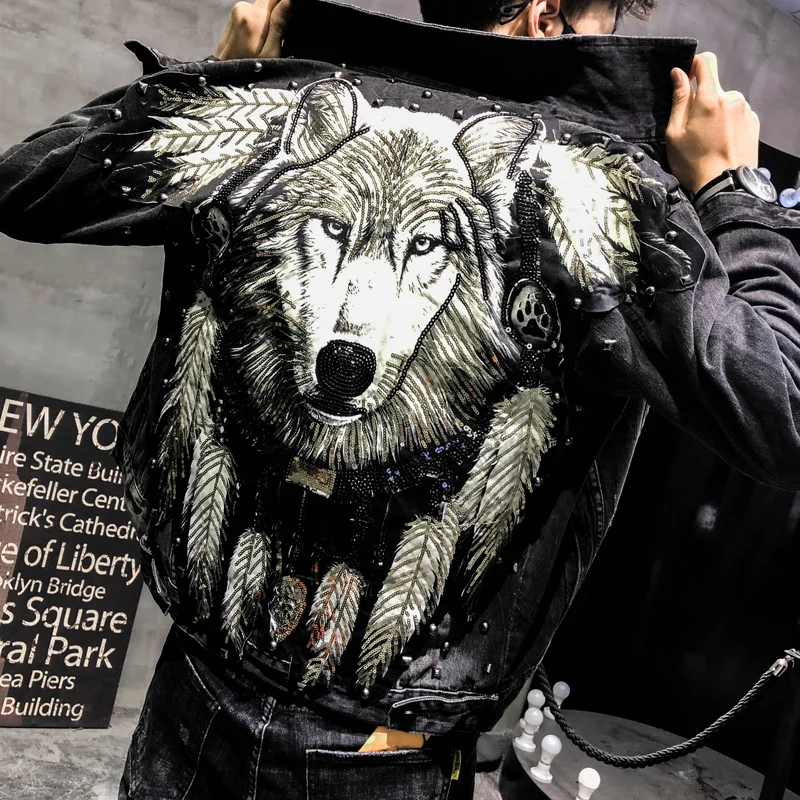 Beste Yasuguoji Nieuwe 2019 Punk Stijl Roman Wolf Geborduurde Klinknagel Jean Jas Mannen Denim Jassen Streetwear Slanke Zwarte Jas Voor Mannen
