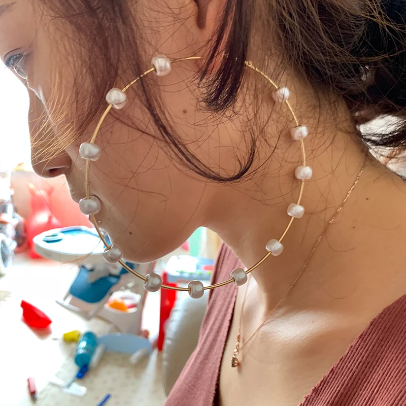 

Set black Imitation Pearls Round Circle Hoop Earrings Female Gold Colors Big Earrings New Boho White Jewelry Massive Earrings