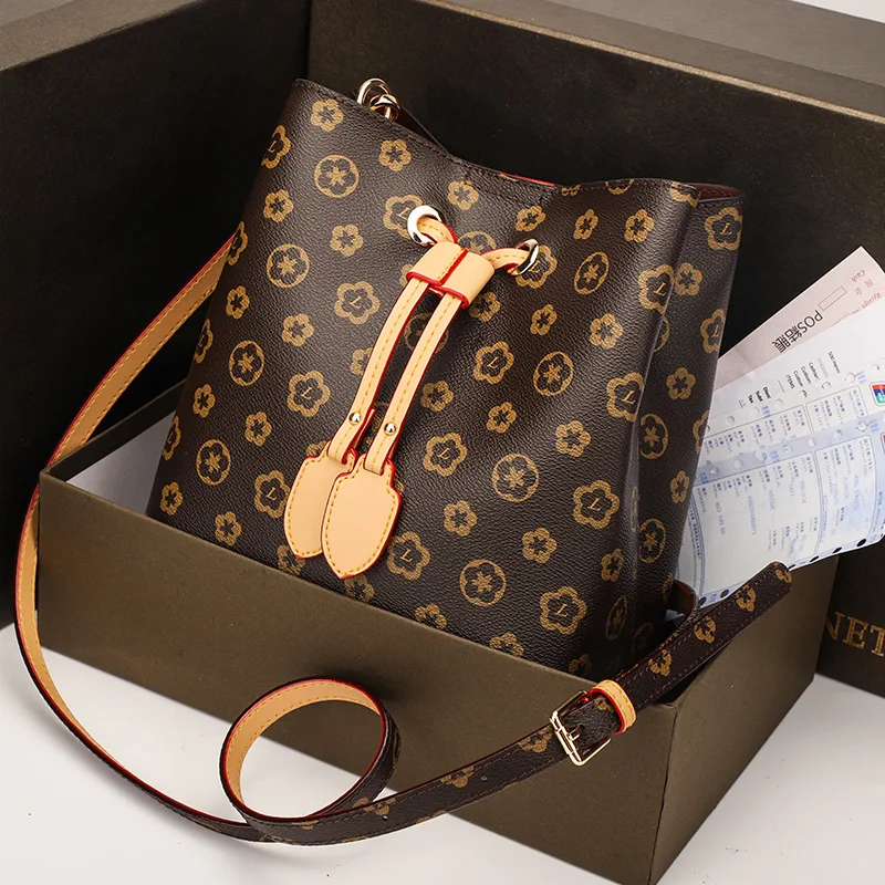 

New fashion printing bucket bag leader women's bag all in One Shoulder Messenger Bag trend in winter 2019