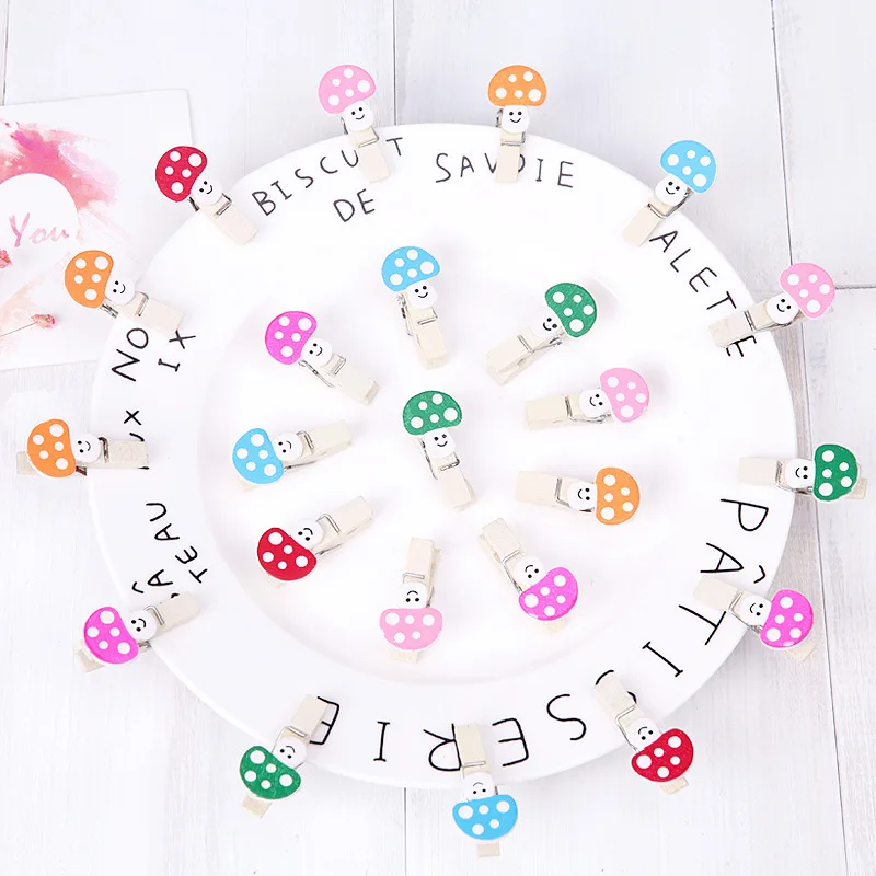 

Cartoon Wooded Small Clip 6 PCs Handmade Creative Decorating Accessories Message Notepad Picture Portfolio