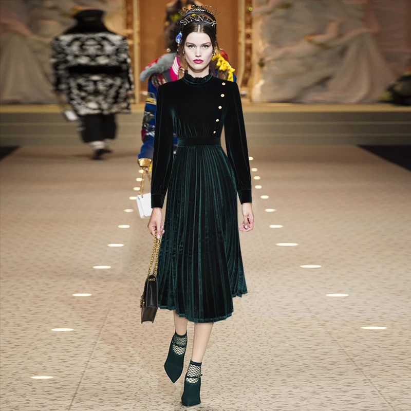 

Standing collar long sleeve button decoration waist and pleated large swing medium length velvet bottomed dress